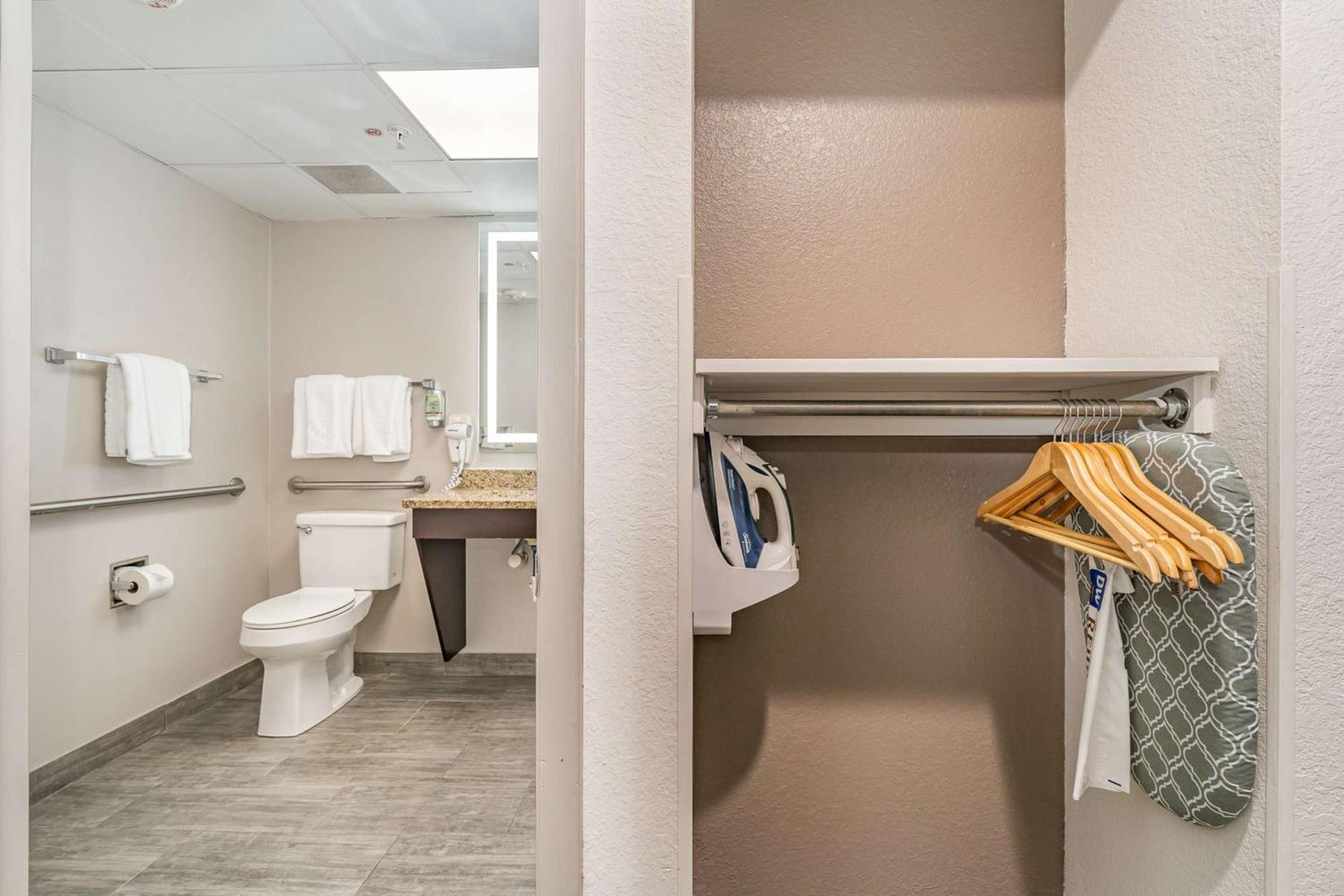 Best Western Kernersville Bagian luar foto