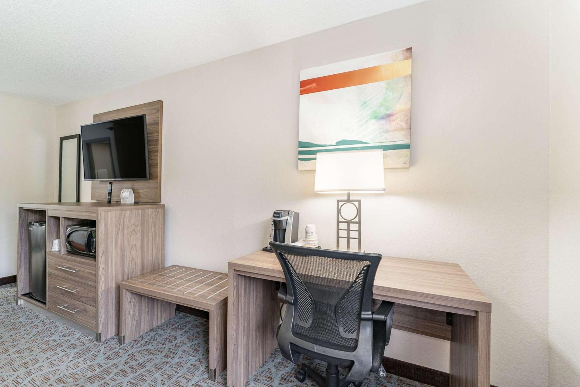 Best Western Kernersville Bagian luar foto
